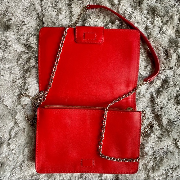 Stuart Weitzman NIB Red Leather Chain Crossbody - Picture 8 of 14